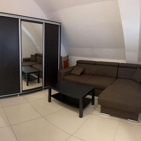 Chez Ana Apartman Otopeni Kültér fotó